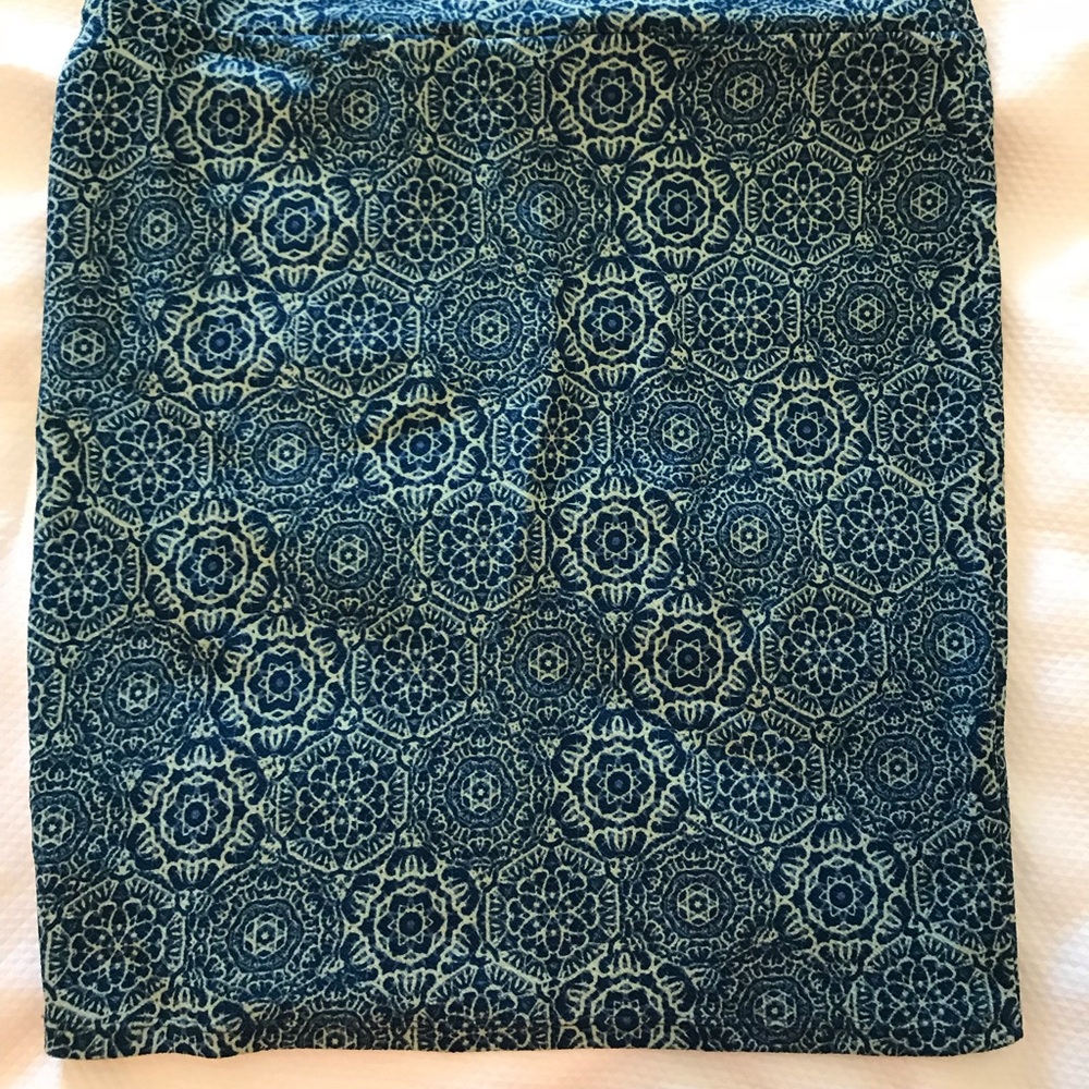 Blue patterned skirt - Picture 2 of 2